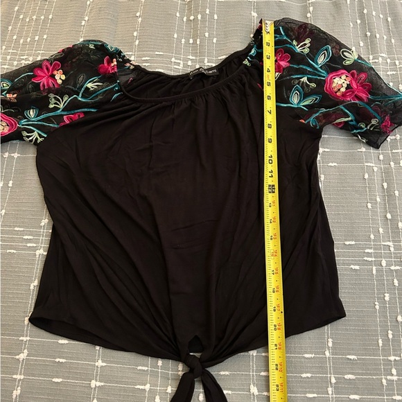 Kim and Cami Floral Embroidered Black pink Top size S - Picture 5 of 8